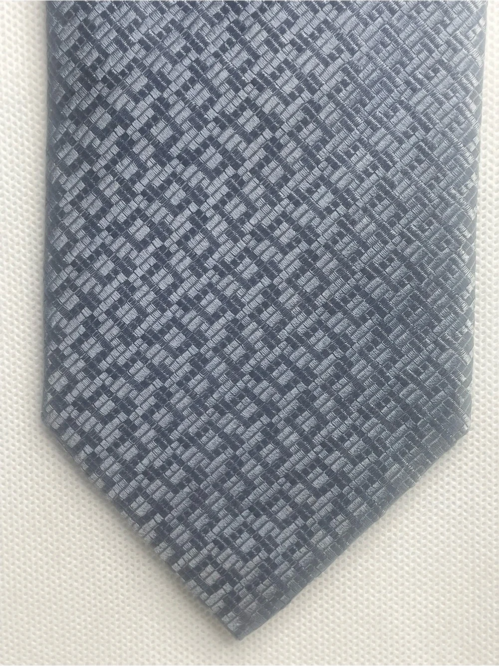 Giorgio Armani Textured Repp Silk Tie Geometric Silver Gray Preppy Style Necktie